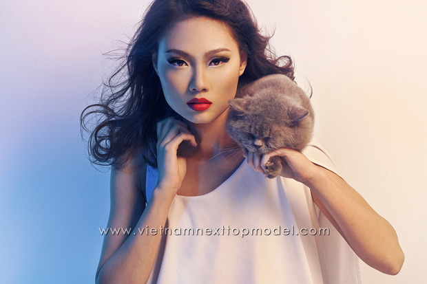 Những khoảnh khắc chơi đùa cùng động vật đẹp nhất trong 8 mùa Vietnams Next Top Model - Ảnh 4.