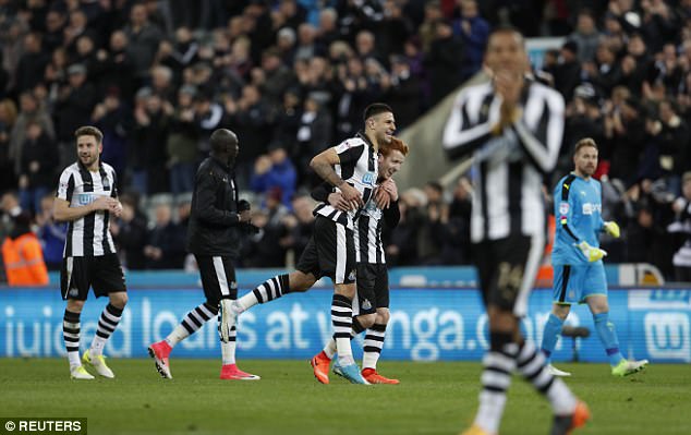 Newcastle United trở lại Premier League mùa giải tới - Ảnh 1.