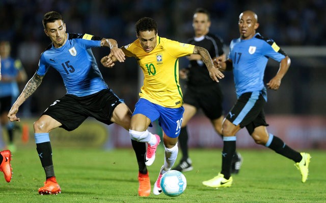 Vòng loại World Cup 2018: Uruguay 1-4 Brazil: Paulinho lập hat-trick, Brazil ngược dòng thành công - Ảnh 4.