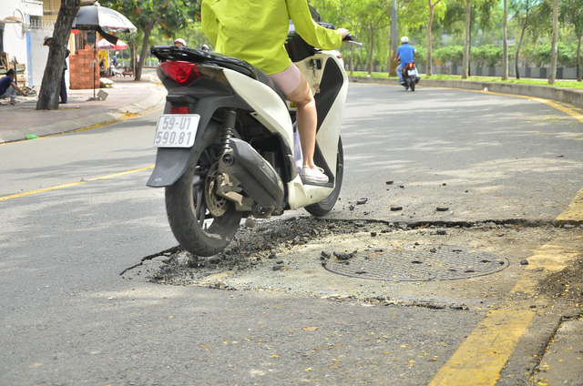 TP.HCM: Vụ nổ trên đường là do khí metan - Ảnh 4.