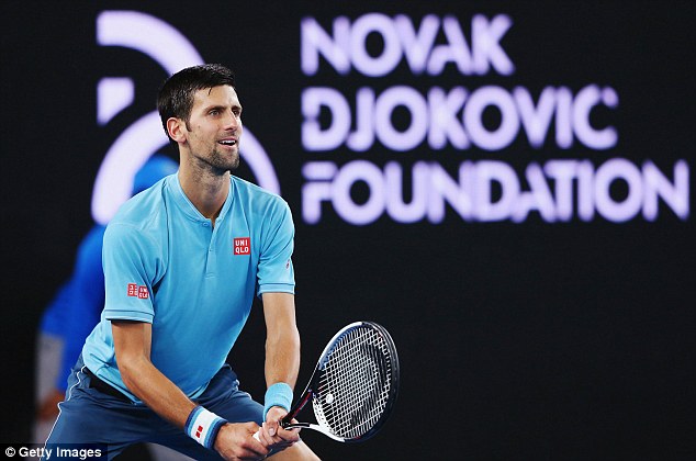 Novak Djokovic trải nghiệm cảm giác của các VĐV paralympic trước thềm Australian Open - Ảnh 2.