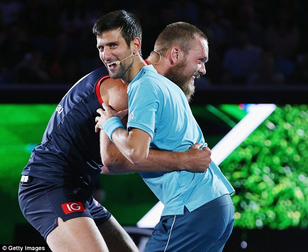 Novak Djokovic trải nghiệm cảm giác của các VĐV paralympic trước thềm Australian Open - Ảnh 4.