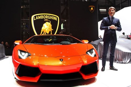 Lamborghini xác lập kỷ lục bán xe mới trong năm 2016 - Ảnh 1.