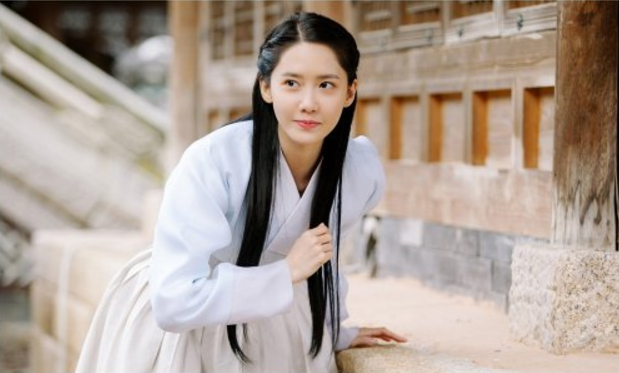 Vừa về nước đóng phim cổ trang, YoonA (SNSD) lại gây sốt - Ảnh 1.