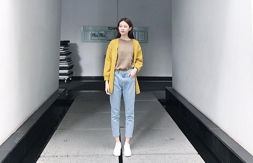 Cắt tóc tém, Phí Phương Anh gây ấn tượng với street style chất miễn bàn - Ảnh 1.