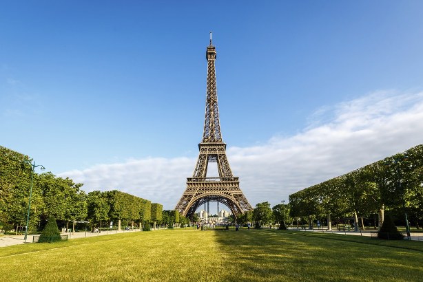 Những sự thật kì lạ về tháp Eiffel mà bạn không biết - Ảnh 1.