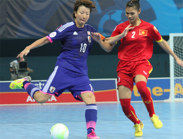 Đội tuyển Futsal nữ Việt Nam tập trung chuẩn bị tham dự SEA Games 29 - Ảnh 2.