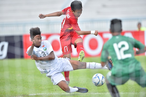 Giải U15 Đông Nam Á: Toàn thắng và nhất bảng, U15 Việt Nam vào bán kết gặp U15 Australia - Ảnh 1.