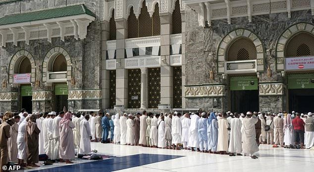 2 triệu người Hồi giáo hành hương tới Thánh địa Mecca - Ảnh 5.