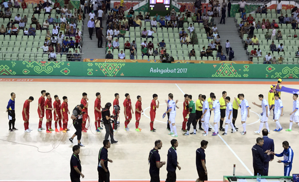 ĐT futsal Việt Nam dừng chân tại Tứ kết AIMAG5 - Ảnh 1.