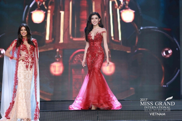 Huyền My khóc nức nở, xin lỗi khán giả vì trượt Top 5 Miss Grand International 2017 - Ảnh 11.