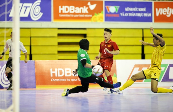 Giải futsal vô địch Đông Nam Á 2017: Thắng đậm ĐT Brunei, ĐT Việt Nam giành quyền vào bán kết - Ảnh 1.