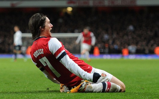 Cựu sao Arsenal Rosicky giải nghệ - Ảnh 1.