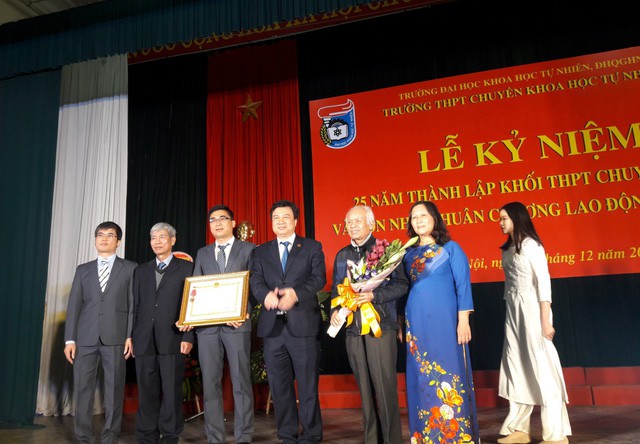 Khối THPT chuyên Hóa: 25 năm chinh phục những huy chương - Ảnh 1.