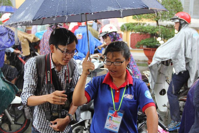 Khẩn: TP.HCM cho HS, SV nghỉ học tránh bão ngay trong sáng nay - Ảnh 1.