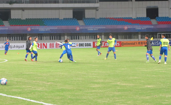 ẢNH: ĐT U19 nữ Việt Nam làm quen sân thi đấu Jiangning Sport Center tại VCK U19 châu Á 2017 - Ảnh 11.