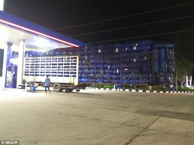Choáng với những màn chở đồ hiếm có khó tìm - Ảnh 13. Choáng với những màn chở đồ hiếm có khó tìm - Ảnh 13.