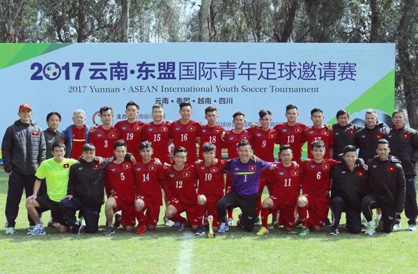 Lội ngược dòng thắng U19 Thái Lan 3-1, U18 Việt Nam giành giải Ba - Ảnh 2.