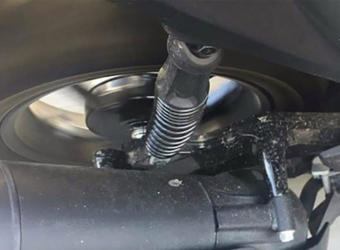 C&aacute;ch k&eacute;o d&agrave;i &ldquo;tuổi thọ&rdquo; cho giảm s&oacute;c xe m&aacute;y - Ảnh 3.