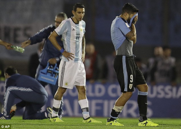 Messi nhạt nhòa, Argentina và Uruguay bất phân thắng bại - Ảnh 3. Messi nhạt nhòa, Argentina và Uruguay bất phân thắng bại - Ảnh 3.