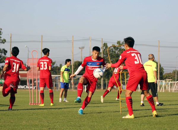 U23 Việt Nam trở lại sân tập, tích cực hướng tới trận đấu gặp U23 Uzbekistan - Ảnh 4.