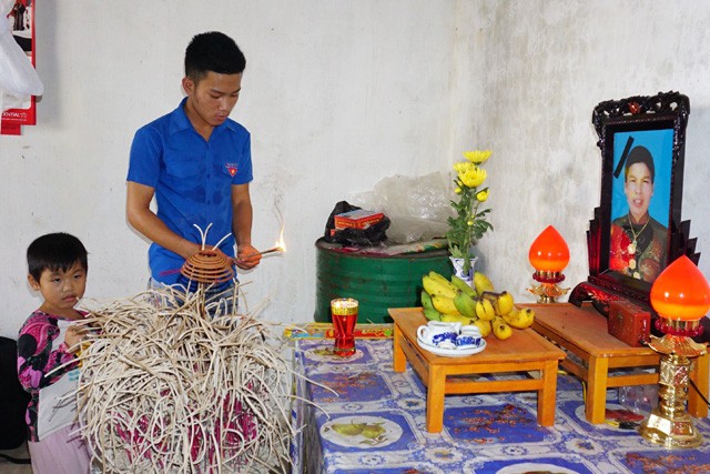 Không có cha, mẹ qua đời, nam sinh mang bệnh tim một mình nuôi em - Ảnh 5.