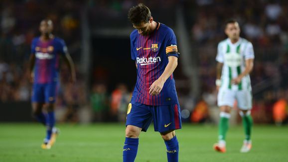 Messi đang xem xét nghiêm túc việc rời Barcelona - Ảnh 1.