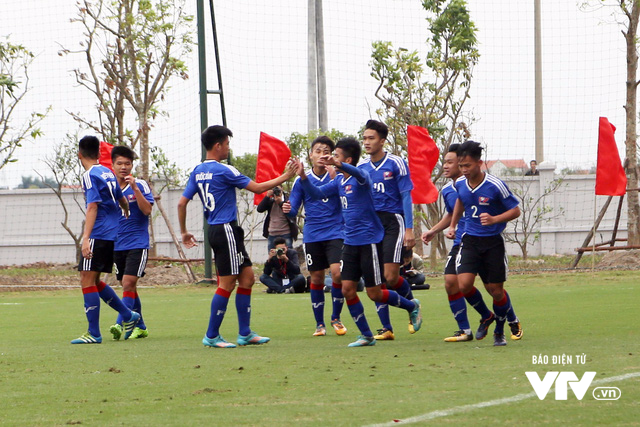 Giggs và Scholes đánh giá cao U15 PVF sau thắng lợi trước U15 Stoke City - Ảnh 1.