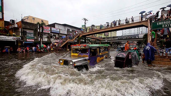 Bão Maring tấn công Philippines, ít nhất 4 người thiệt mạng - Ảnh 1.