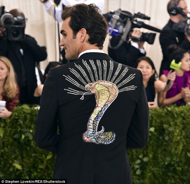 Roger Federer nổi bật với bộ vest đặc biệt tại Met Gala 2017 - Ảnh 1.