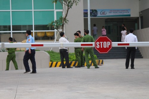 TP.HCM: Trượt chân vào hầm thang máy, nam bảo vệ tử vong - Ảnh 1.