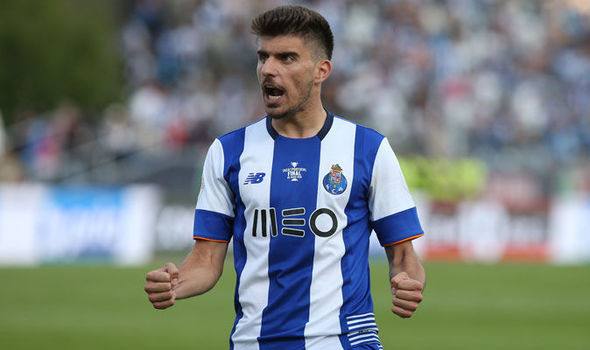 Porto muốn 45 triệu euro cho vụ chuyển nhượng Ruben Neves Porto muốn 45 triệu euro cho vụ chuyển nhượng Ruben Neves