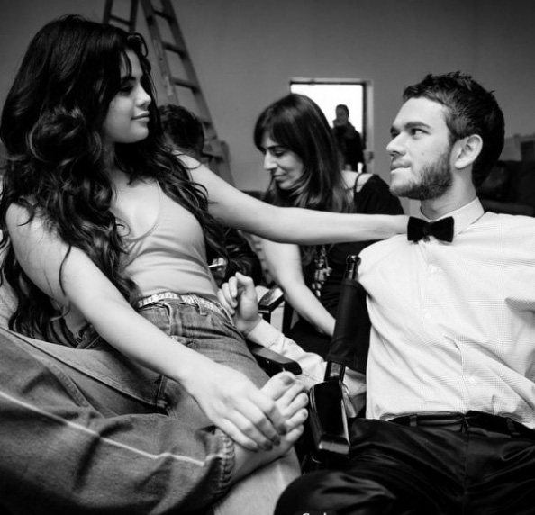 DJ Zedd thừa nhận khủng hoảng khi yêu Selena Gomez - Ảnh 1.