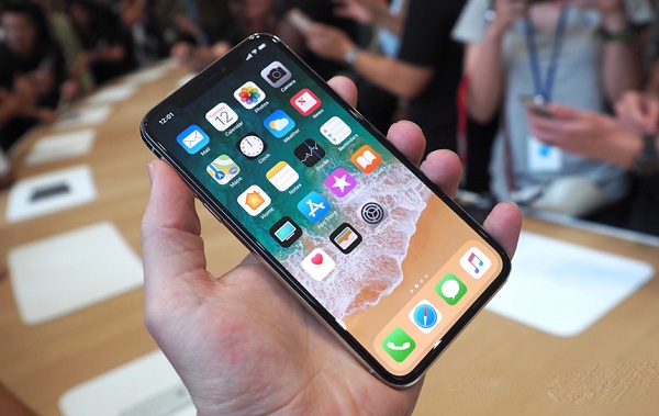 Apple bán được càng nhiều iPhone X, Samsung là người... vui nhất - Ảnh 1.