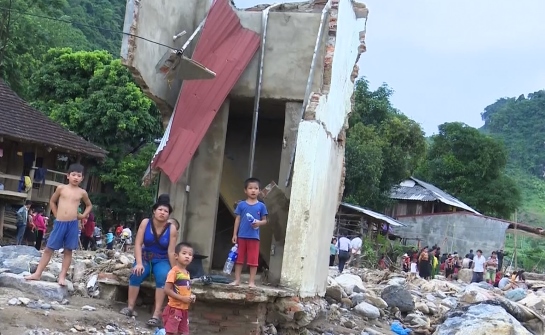 Sơn La: Bản Hua Nặm tan hoang, xơ xác sau cơn lũ kinh hoàng - Ảnh 1.