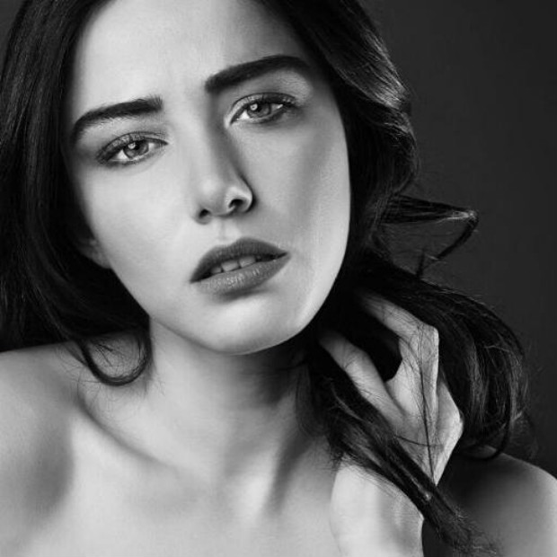 Nhan sắc đầy m&ecirc; hoặc của nữ diễn vi&ecirc;n ch&iacute;nh phim M&ugrave;a anh đ&agrave;o - Ảnh 7.