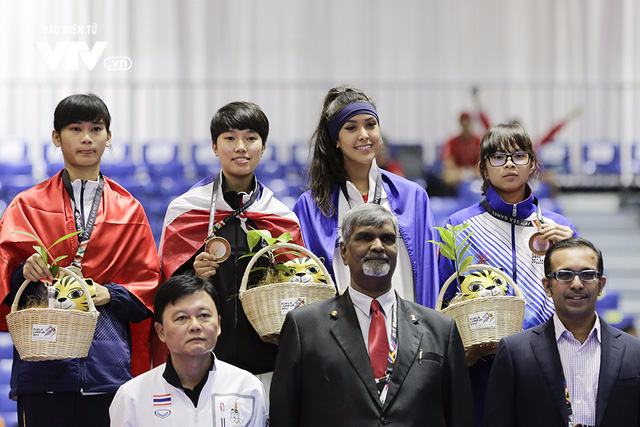 SEA Games 29: Đấu trường Taekwondo nóng vì VĐV nữ quá xinh đẹp - Ảnh 1.