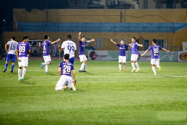 Vòng 26 giải VĐQG V.League 2017: Than Quảng Ninh - CLB Hà Nội (17h00, trực tiếp trên VTV6) - Ảnh 1.