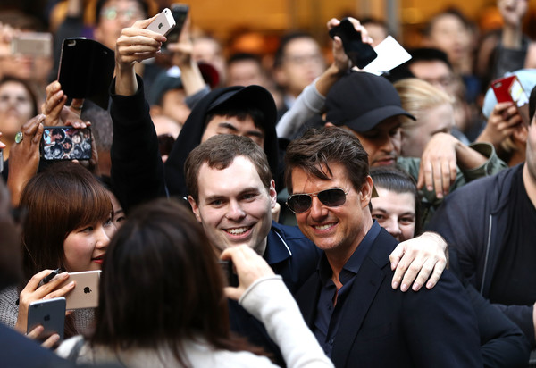 Ra mắt phim Xác ướp, Tom Cruise bị fan vây chặt - Ảnh 7.