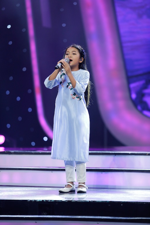 Vietnam Idol Kids: Hát nhạc Phan Mạnh Quỳnh, hoàng tử Bolero làm xiêu lòng  Isaac - Ảnh 5.