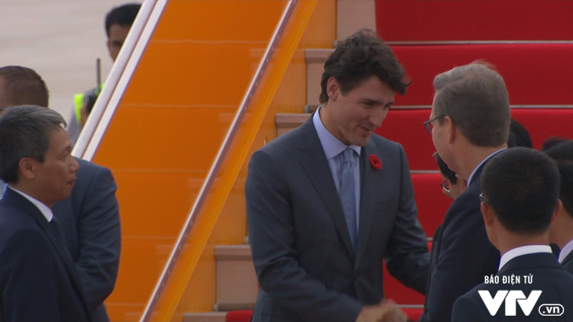 Chùm ảnh: Thủ tướng Canada Justin Trudeau đến Đà Nẵng dự APEC 2017 - Ảnh 2.