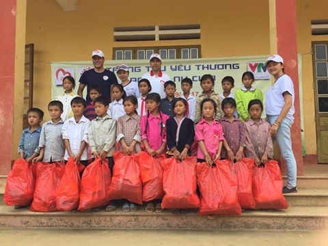 Mang Trung thu yêu thương đến với học sinh nghèo Lào Cai - Ảnh 8.