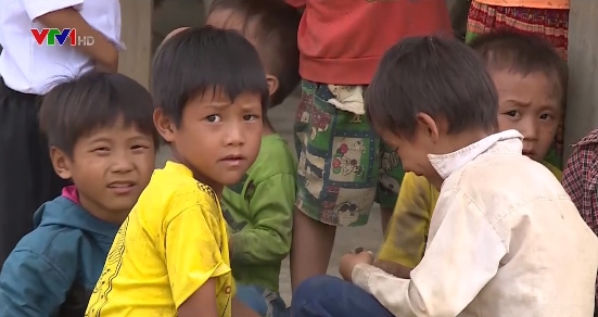 Đăk Lăk: Thầy cô nỗ lực vận động học sinh dân tộc thiểu số đến lớp - Ảnh 1.