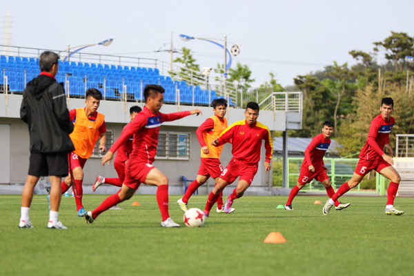 U20 Việt Nam rèn nhuyễn lối chơi trước ngày lên đường sang Cheonan - Ảnh 2.