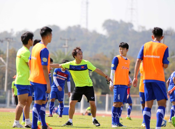 U23 Việt Nam tích cực rèn quân chờ gặp U23 Uzbekistan ở M-150 Cup 2017 - Ảnh 2.