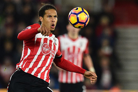 Van Dijk muốn rời Southampton để tới Liverpool Van Dijk muốn rời Southampton để tới Liverpool