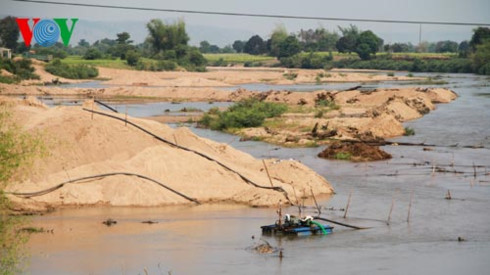 Nhức nhối nạn khai thác cát trái phép tại Gia Lai - Ảnh 1.