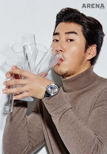 Yoon Kye Sang hóa quý ông lịch lãm trong bộ ảnh mới - Ảnh 8.