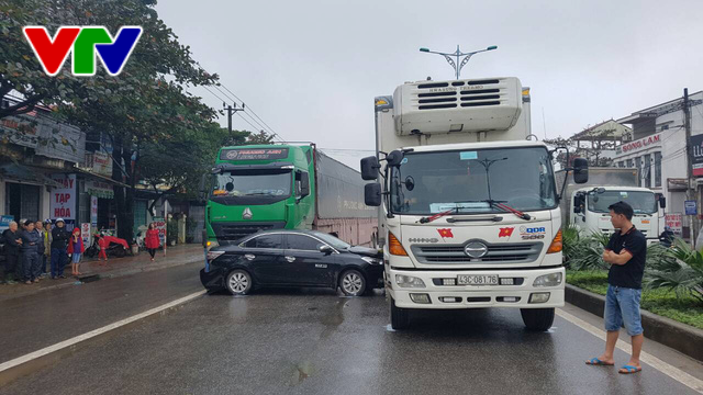 Tai nạn ô tô liên hoàn tại Đông Hà, Quảng Trị - Ảnh 2.