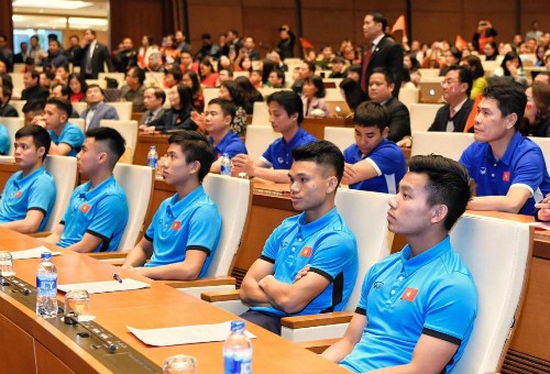 Chủ tịch Quốc hội gặp mặt đội tuyển U23 Việt Nam - Ảnh 1.